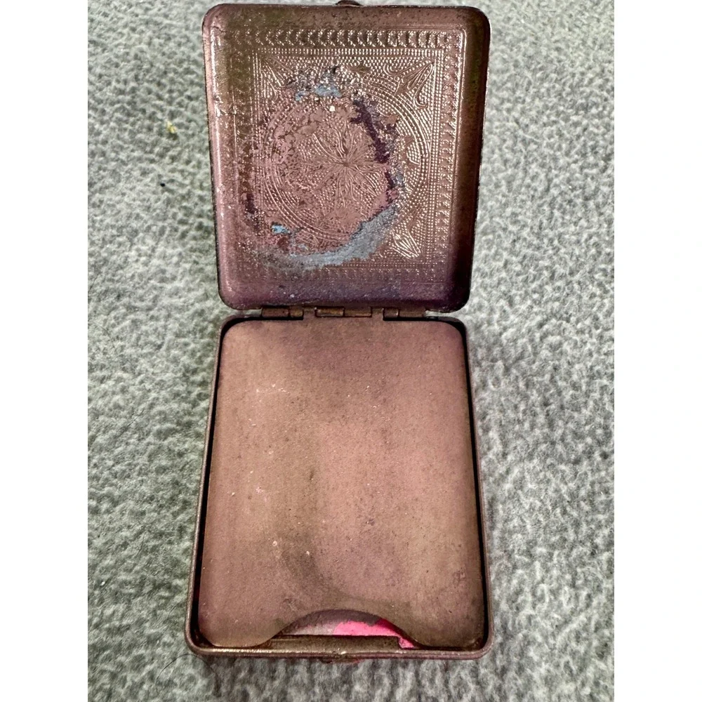 Vintage Engraved Silver Tone Metal Powder Rouge Compact‎ Case Ornate Starburst